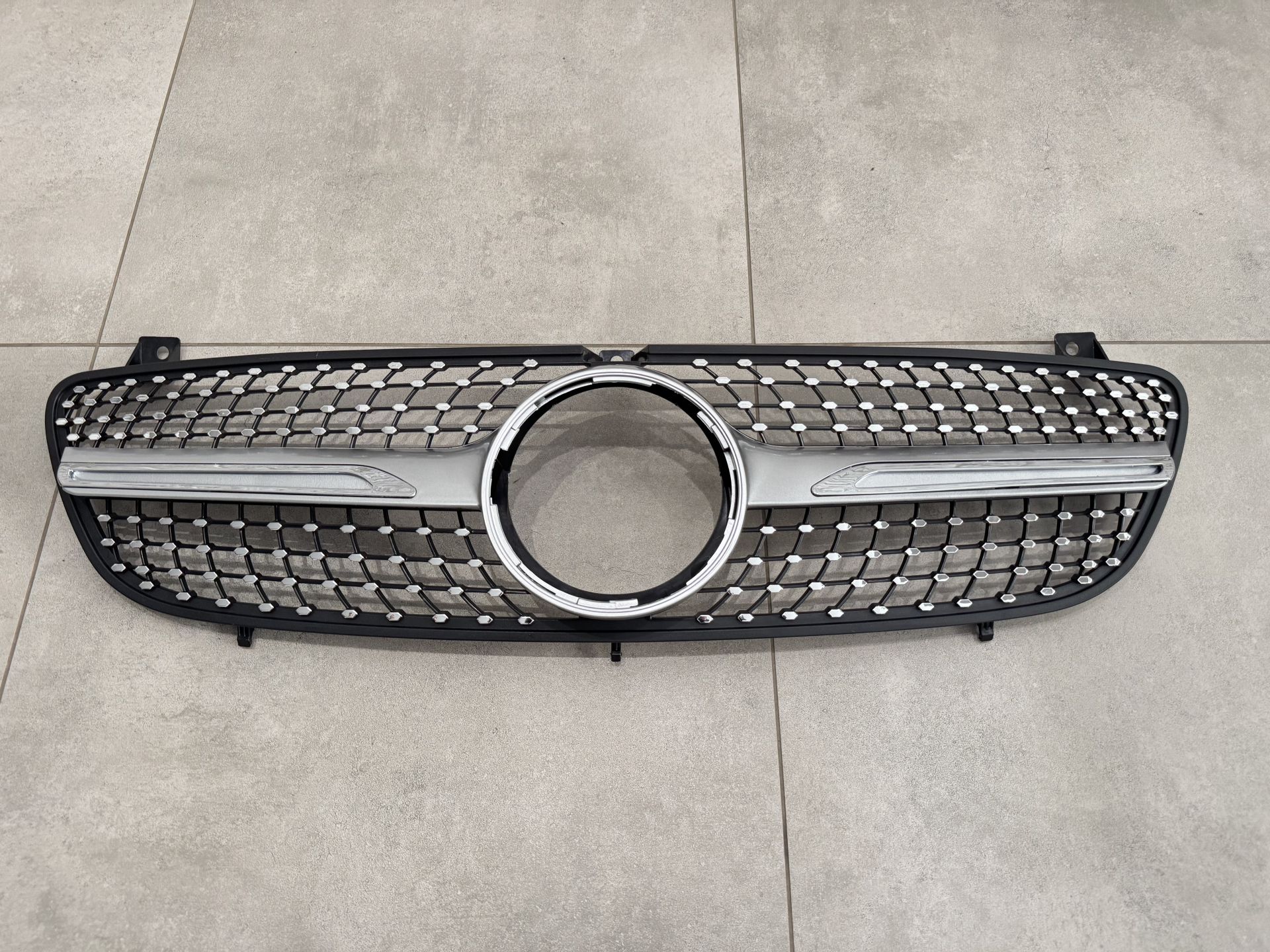 Решітка радіатора DIAMOND Mercedes Benz Vito W639 2003-2009