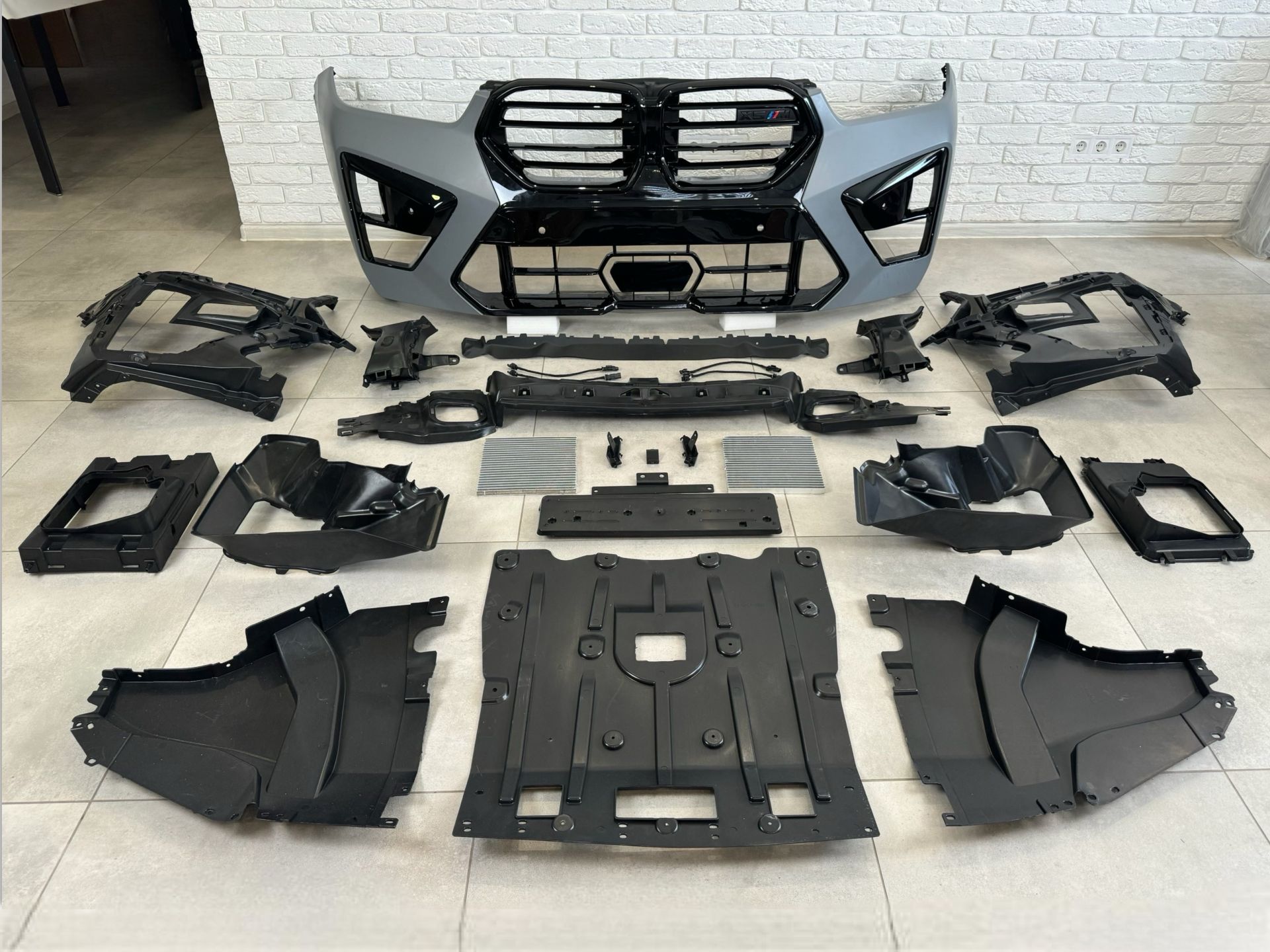 Бампер передній у зборі X5M F95 LCI для BMW X5 G05 F95 2023+