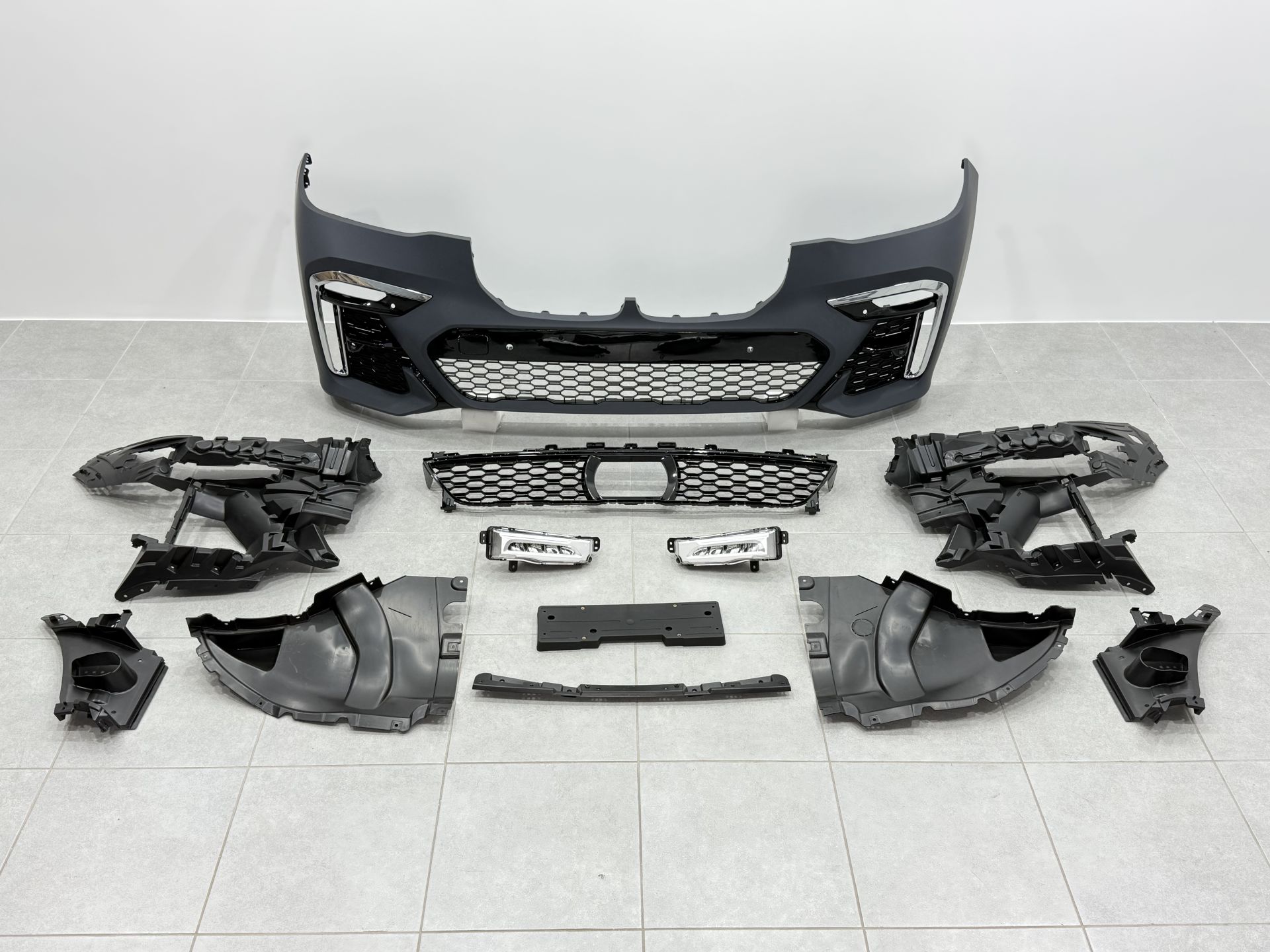 Передній бампер у зборі M paket для BMW X7 G07 2019-2022