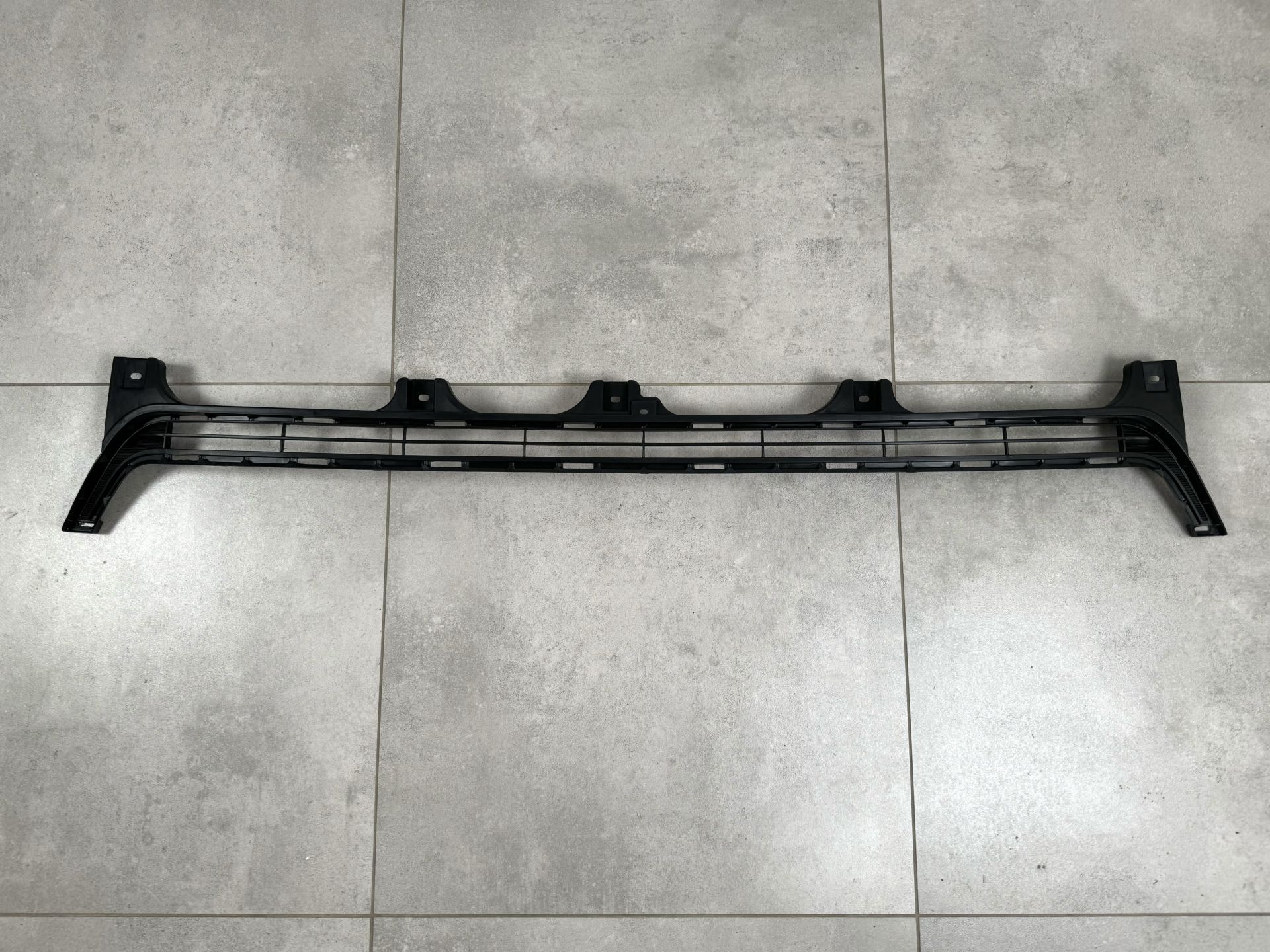 Нижня решітка бампера 531120G020 Toyota Land Cruiser Prado 150 2013-2017