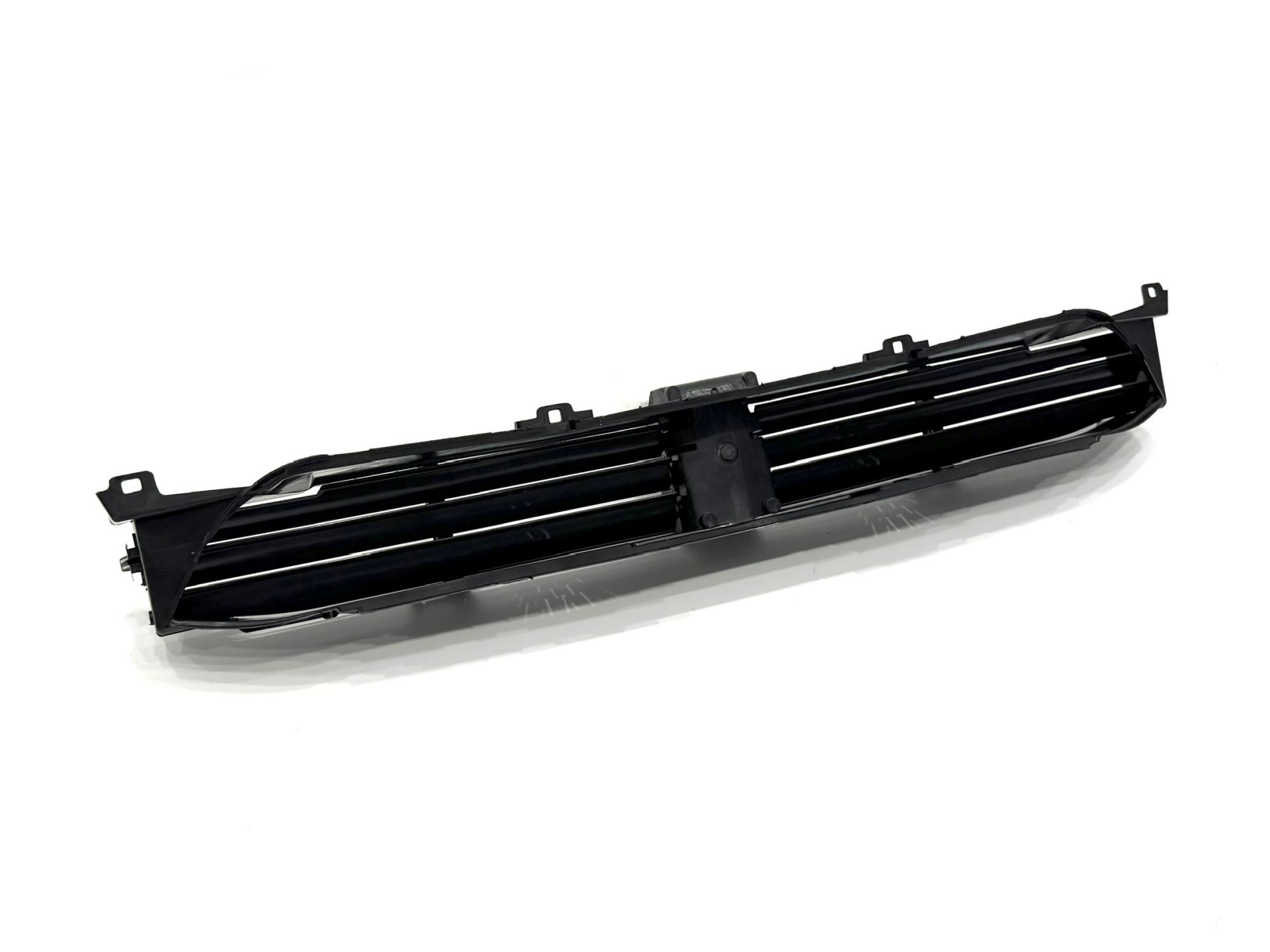 Жалюзі нижні без моторчика 51137497231 BMW X3 G01 / X4 G02 2018-2021