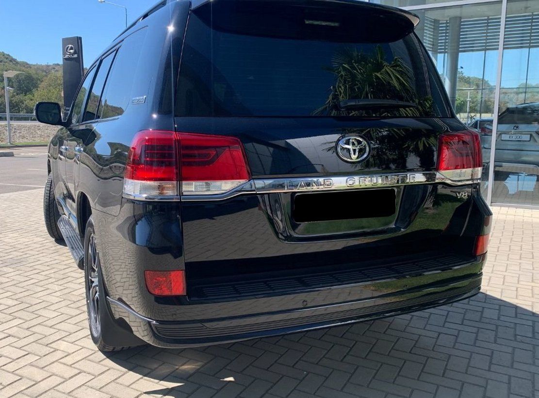 Обвіс спідниця заднього бампера Executive Lounge Toyota Land Cruiser 200 2015-2021 стиль 2019 / 2021 чорний колір