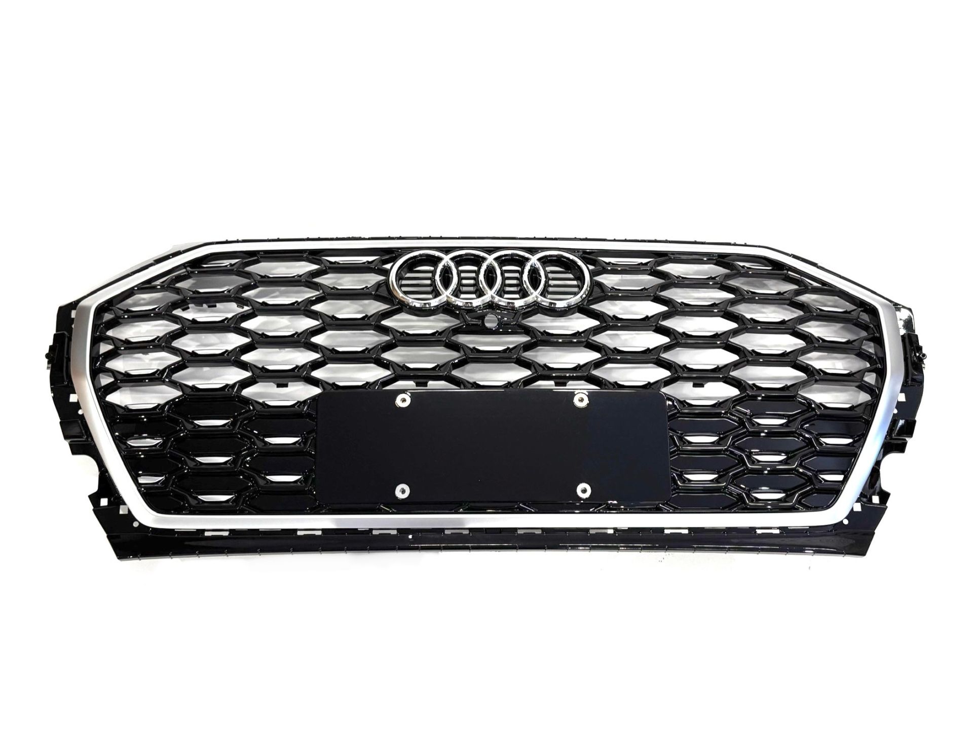 Решітка радіатора для Audi Q5 Sportback 2021-2024 чорна з хромом 80G 853 651 3Q7